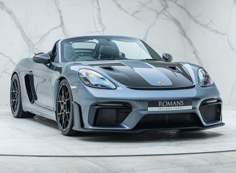 Porsche 718 SPYDER RS PDK 9