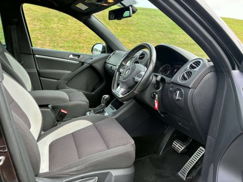 Volkswagen Tiguan 2.0 Tiguan R-Line TDI BlueMotion Technology 4Motion Semi-Auto 4WD 5dr 10