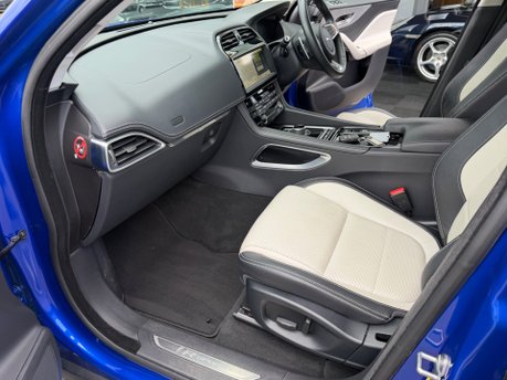 Jaguar F-Pace 2.0 P300 R-Sport SUV 5dr Petrol Auto AWD Euro 6 (s/s) (300 ps) 48