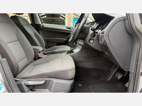 Volkswagen Golf 1.6 Golf SE BlueMotion Technology TDI Semi-Auto 5dr 4
