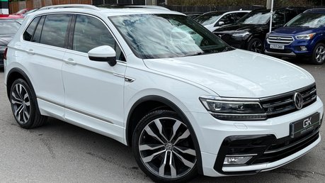 Volkswagen Tiguan R LINE TDI BMT 4MOTION DSG - PAN ROOF - APPLE CAR PLAY -ADAPTIVE CRUISE 