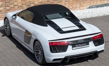 Audi R8 V10 Plus Spyder 10