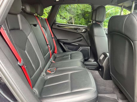 Porsche Macan 3.0 Macan S Semi-Auto 4WD 5dr 39