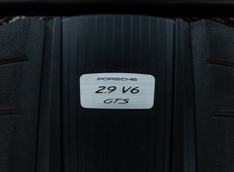 Porsche Macan GTS 40