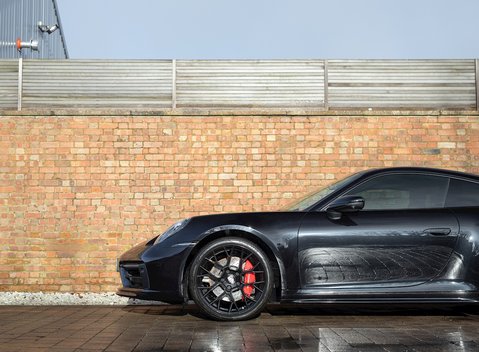 Porsche 911 Carrera 4S (992) 23