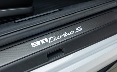 Porsche 911 Turbo S (992) 10