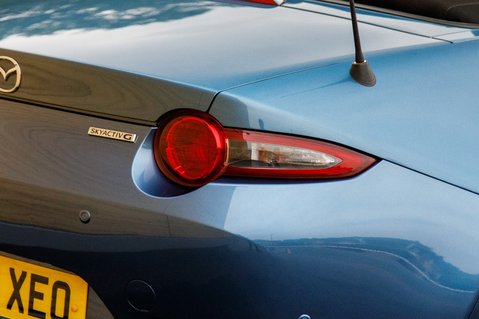 Mazda MX-5 SPORT 9