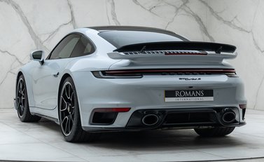Porsche 911 Turbo S (992) 7