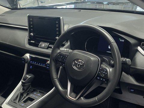 Toyota Rav4 2.5 VVT-h Design SUV 5dr Petrol Hybrid CVT Euro 6 (s/s) (218 ps) 15