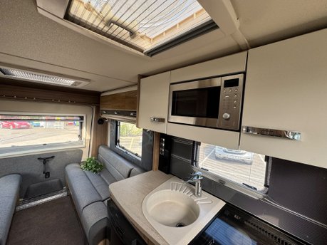 Swift Rio 310 18