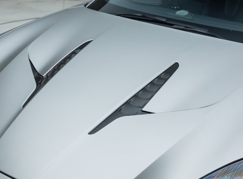 Aston Martin Vanquish V12 35