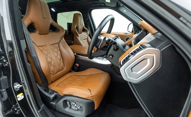 Land Rover Range Rover Sport 5.0 SVR URBAN 10