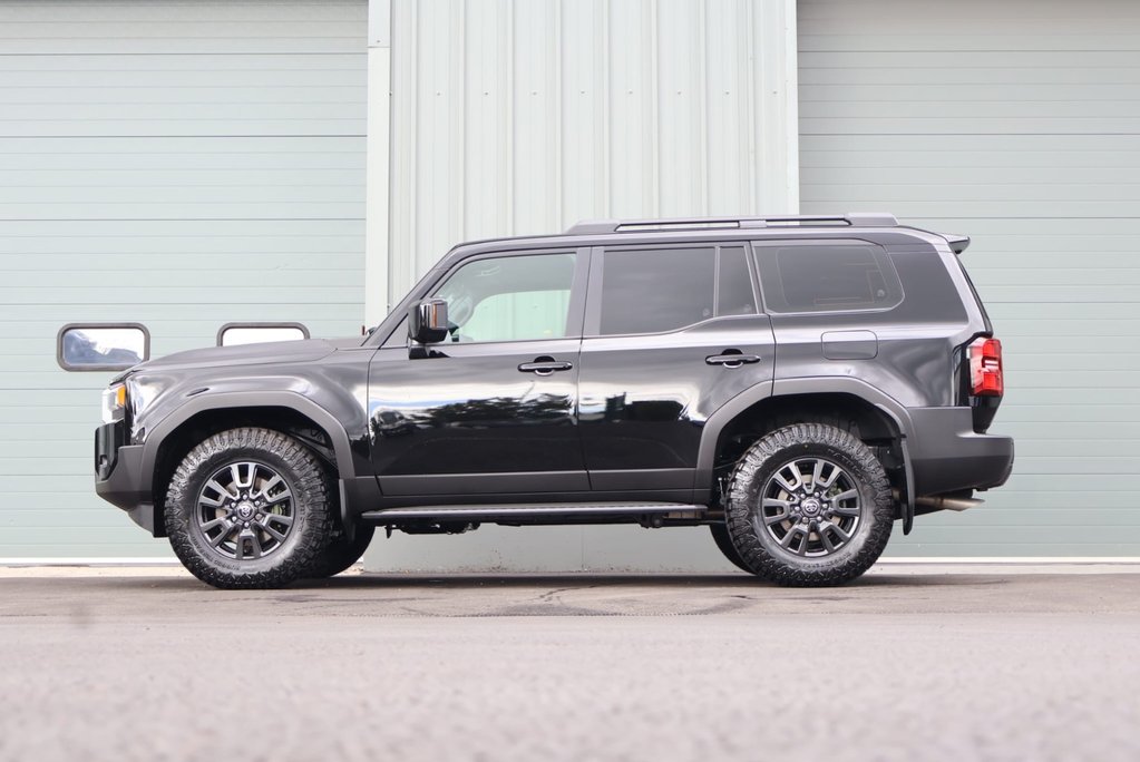 Toyota Land Cruiser BRAND NEW COMMERCIAL WITH A GENUINE REAR SEAT CONVERSION 8