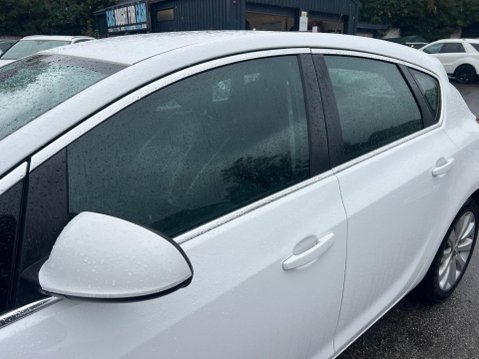 Vauxhall Astra 1.6 16v Elite Auto Euro 5 5dr 12