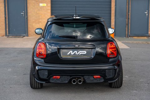 Mini Hatch 2.0 John Cooper Works Auto 3dr 14