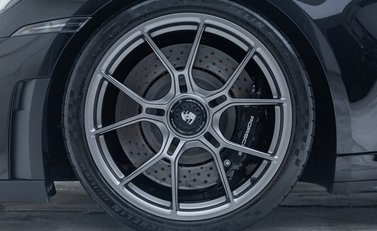 Porsche 911 GT3 TOURING (992.2) 10
