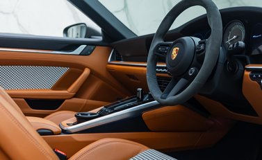 Porsche 911 Targa 4S (992) 16