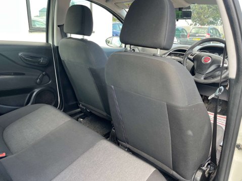 Fiat Punto 1.2 Punto Pop+ 5dr 29