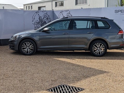 Volkswagen Golf SE NAVIGATION TDI DSG 4