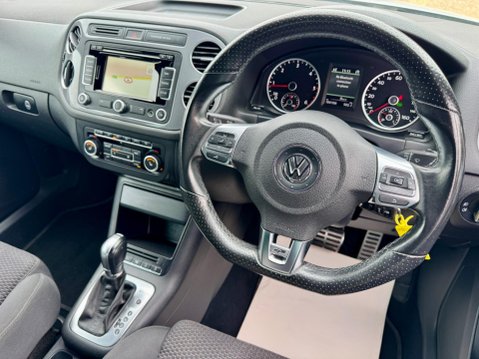 Volkswagen Tiguan 2.0 TDI BlueMotion Tech R-Line DSG 4WD Euro 5 (s/s) 5dr 32