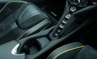 McLaren 720S Performance 28