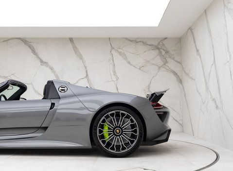 Porsche 918 Spyder 30