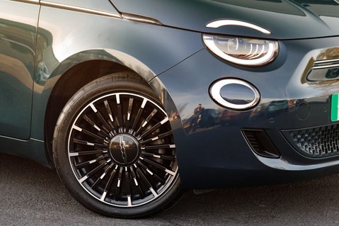 Fiat 500e LA PRIMA 13