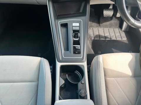 Volkswagen Golf STYLE ETSI DSG 18