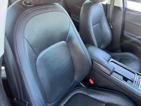 Jaguar XE 2.0i Portfolio Auto Euro 6 (s/s) 4dr 38