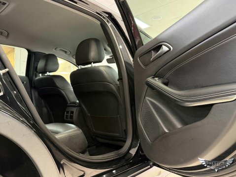 Mercedes-Benz GLA 2.1 GLA220d Sport (Premium) 7G-DCT 4MATIC Euro 6 (s/s) 5dr 46