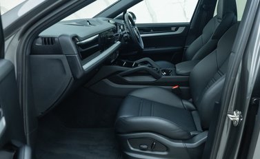 Porsche Cayenne E-HYBRID coupe 19