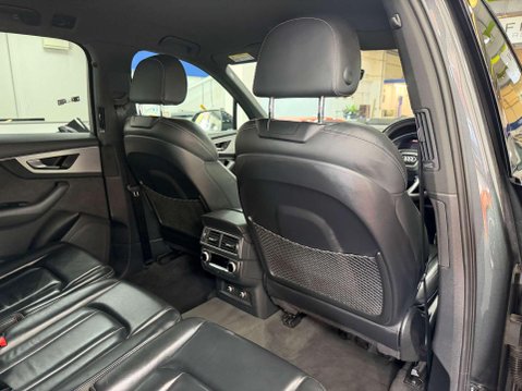 Audi SQ7 4.0 TDI V8 SUV 5dr Diesel Tiptronic quattro Euro 6 (s/s) (435 ps) 45
