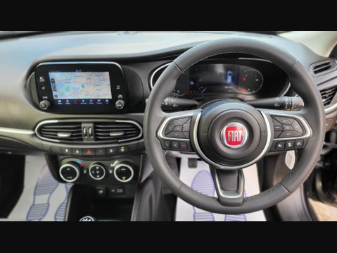 Fiat Tipo CROSS 28