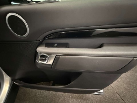 Land Rover Discovery 3.0 Discovery SE SD6 Auto 4WD 14