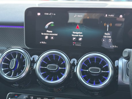 Mercedes-Benz GLB 2.0 GLB220d AMG Line (Premium Plus) SUV 5dr Diesel 8G-DCT 4MATIC Euro 6 24