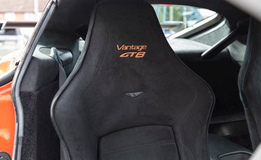 Aston Martin Vantage GT8 13
