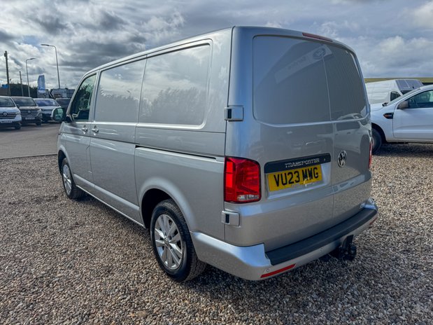 Volkswagen Transporter AUTO SWB L1H1 Highline T28 AirCon Alloys Camera Tow Bar EURO 6 11