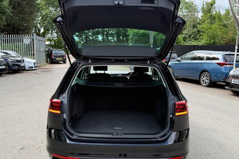 Volkswagen Passat SEL TSI EVO DSG - ONE OWNER - VAT QUALIFYING  11