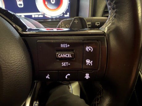 Nissan Qashqai 1.3 DIG-T MHEV N-Connecta XTRON Euro 6 (s/s) 5dr 12