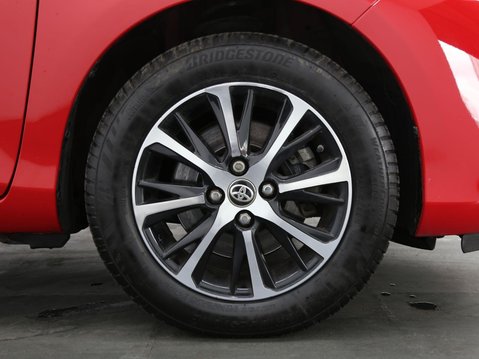 Toyota Yaris 1.5 VVT-i Icon Tech Euro 6 5dr 27