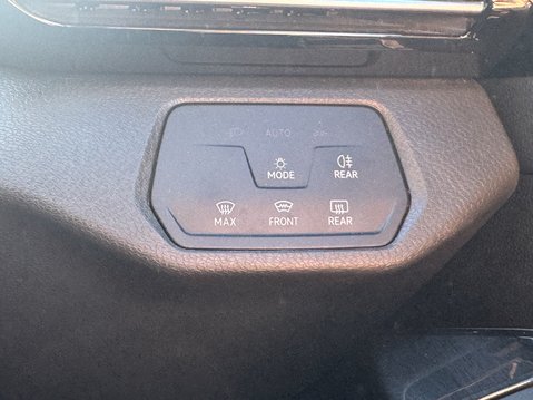 Volkswagen Id.4 Pro 77kWh Life SUV 5dr Electric Auto (174 ps) 19