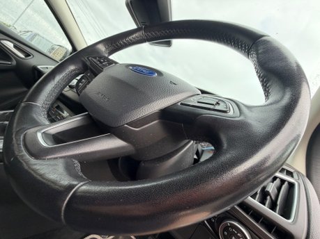 Ford Focus TITANIUM 16