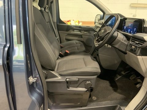 Ford Transit Custom 320 LIMITED L1H1 DCIV ECOBLUE 17