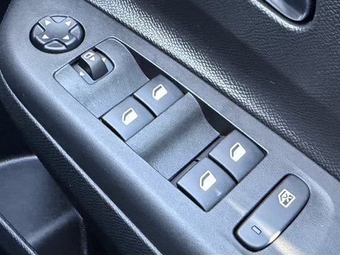 Vauxhall Corsa 100kW Elite Nav Premium 50kWh 5dr Auto [7.4kWCh] 33