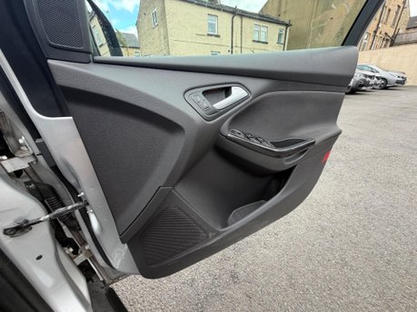Ford Focus TITANIUM 15
