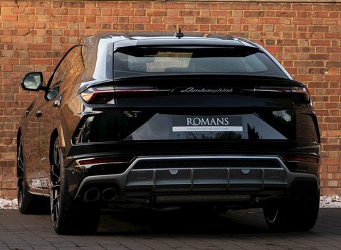 Lamborghini Urus 3