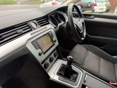 Volkswagen Passat 2.0 TDI BlueMotion Tech SE Business Euro 6 (s/s) 5dr 41