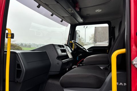 MAN TGM 18.290 4X2 Hiab Hook Loader 15