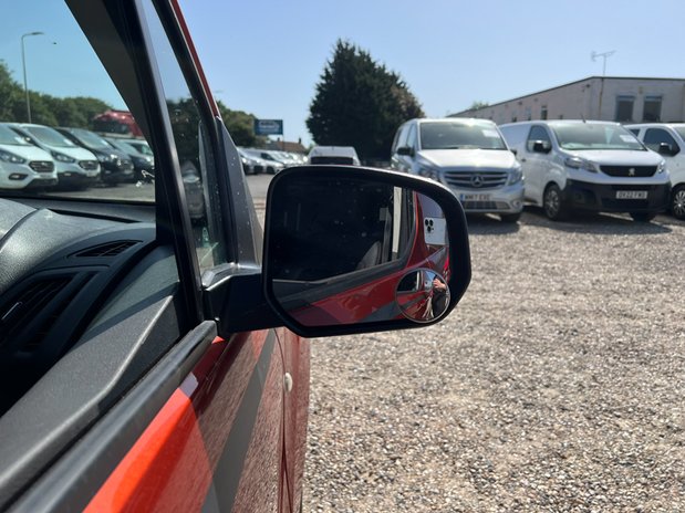 Ford Transit Connect AUTO SWB L1H1 Low Roof Sport 250 Air Con Alloys Sensors Cam EURO 6 NO VAT 17