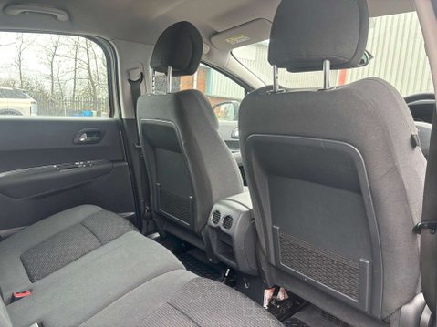 Peugeot 3008 1.6 3008 Active Blue HDi S/S 5dr 21